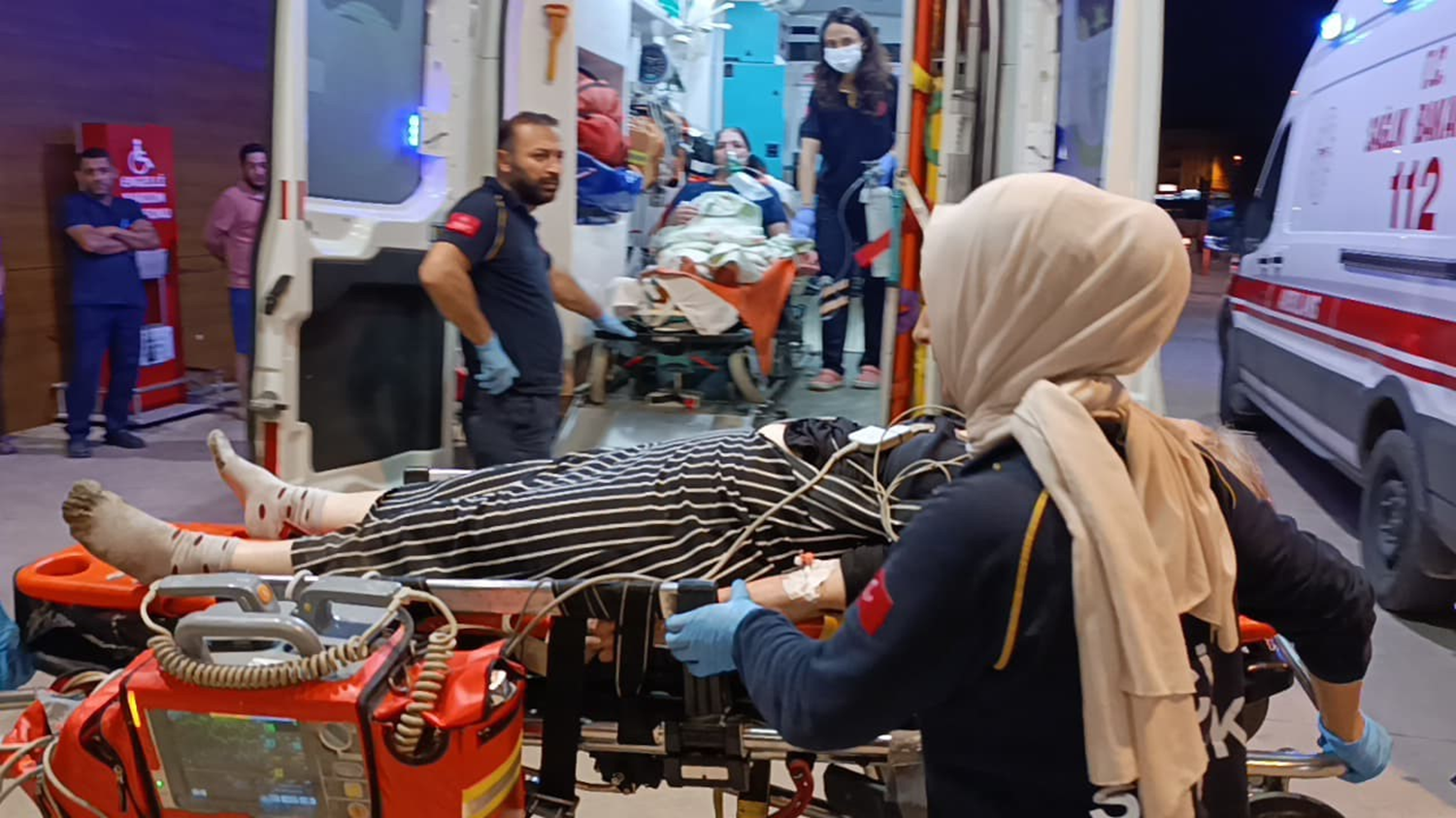 Bursa'nın İnegöl ilçesinde üst geçidi kullanmayan kadın otobüsün çarpmasıyla ağır yaralandı