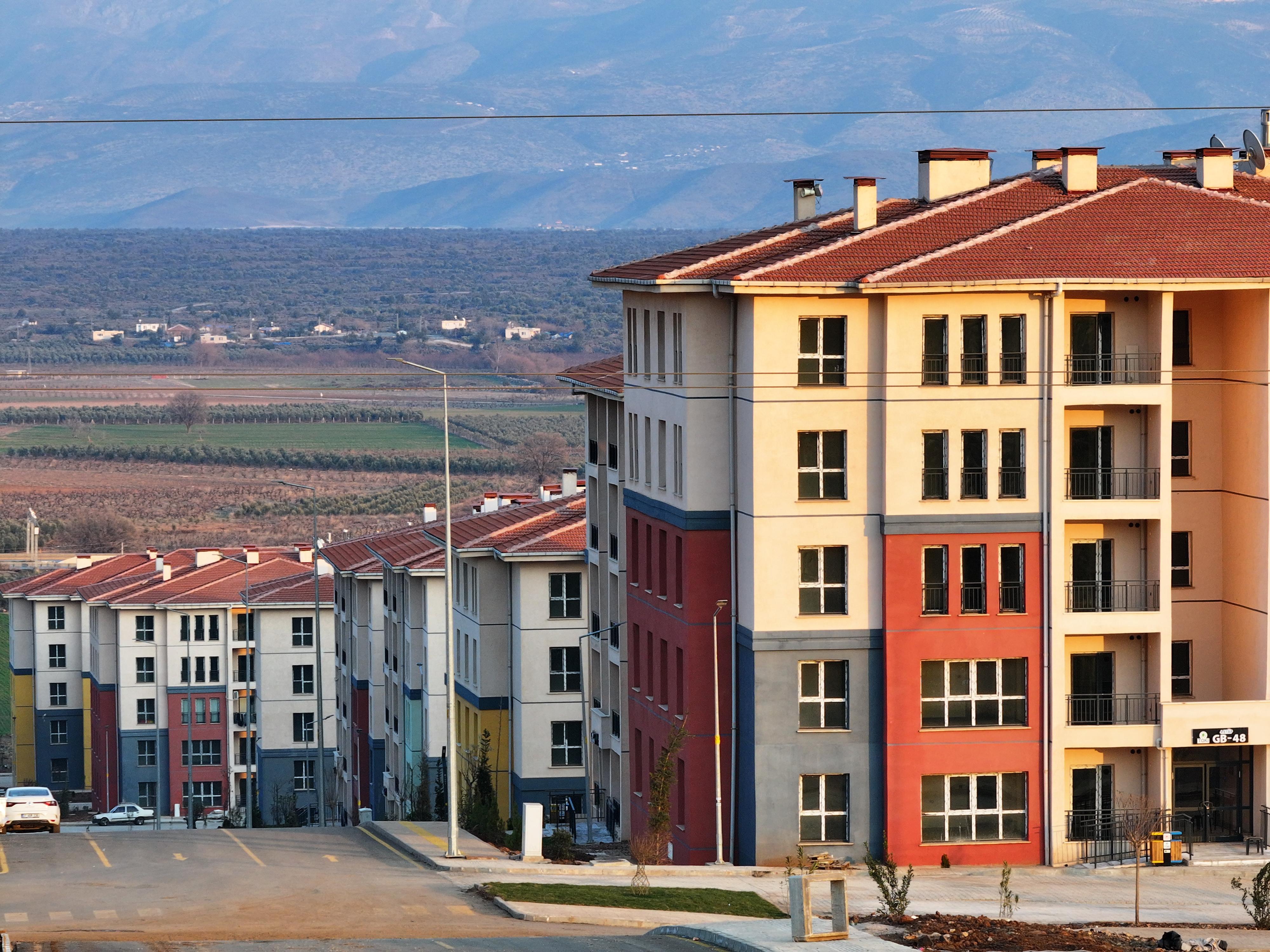 Hatay'ın Hassa ilçesinde 3 binden fazla konut tamamlandı: "Devlet bize yuva içinde yuva yaptı"