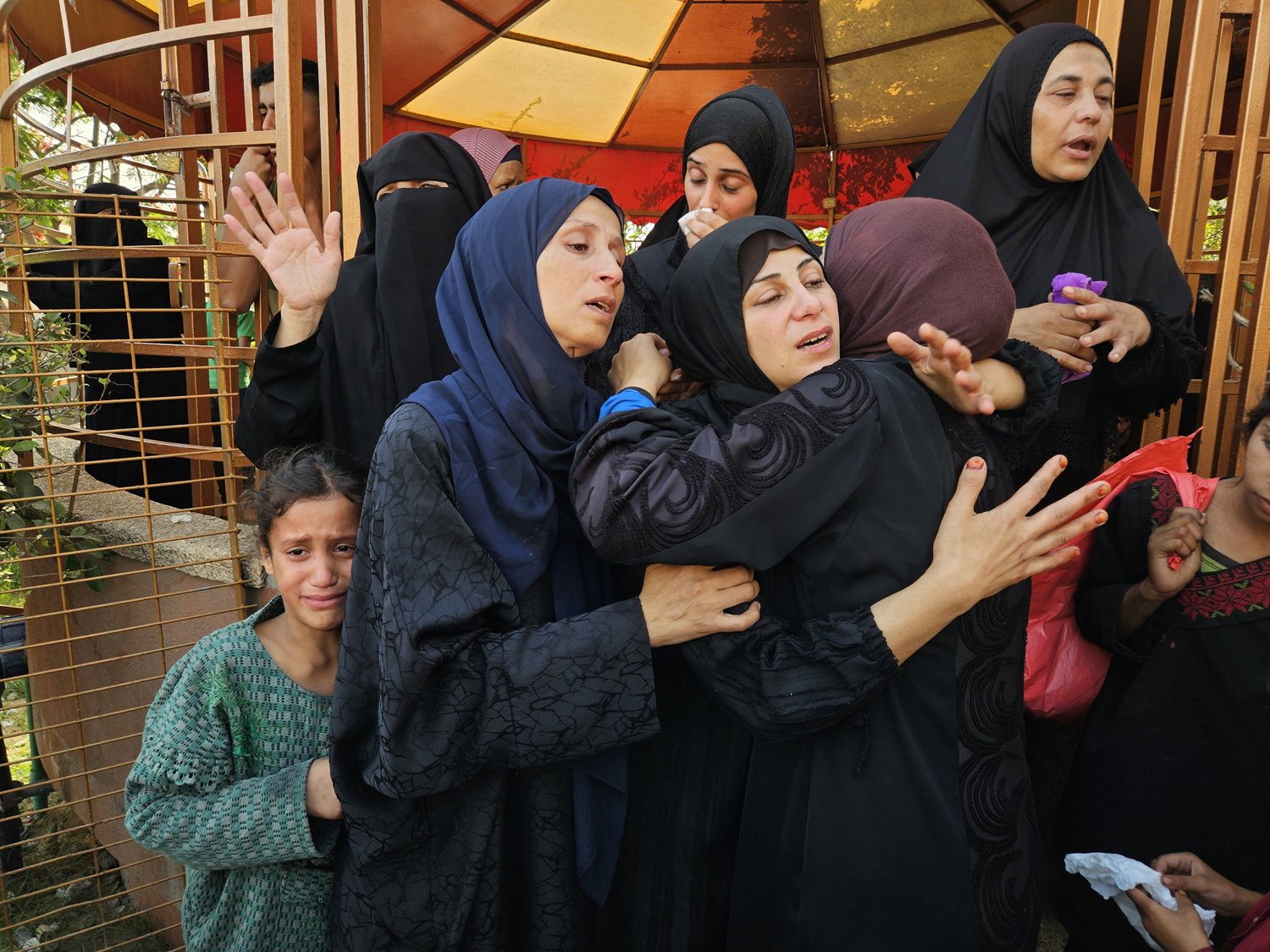 Soykırımcı İsrail'in saldırıları sonucu Gazze'de 69 Filistinli şehit edildi