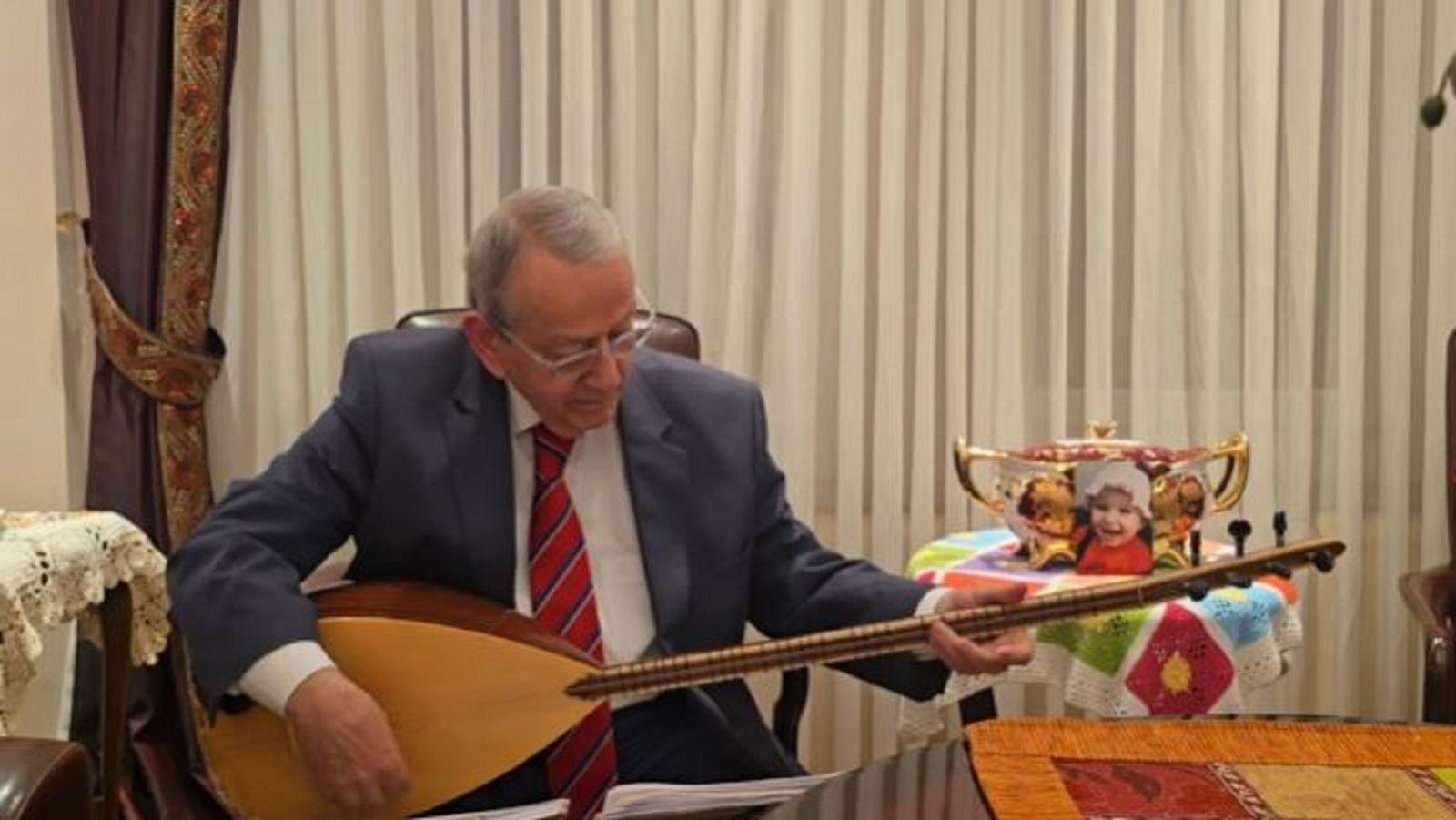 Türk Halk Müziği Sanatçısı Mehmet Erenler hastanede tedavi altında