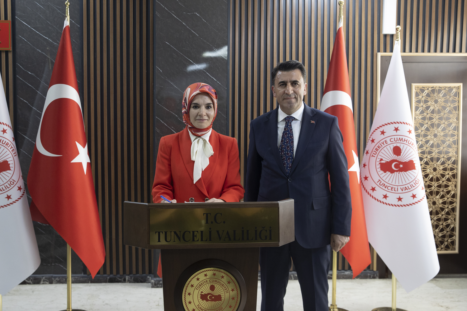 Bakan Göktaş, Tunceli Valiliğini ziyaret etti