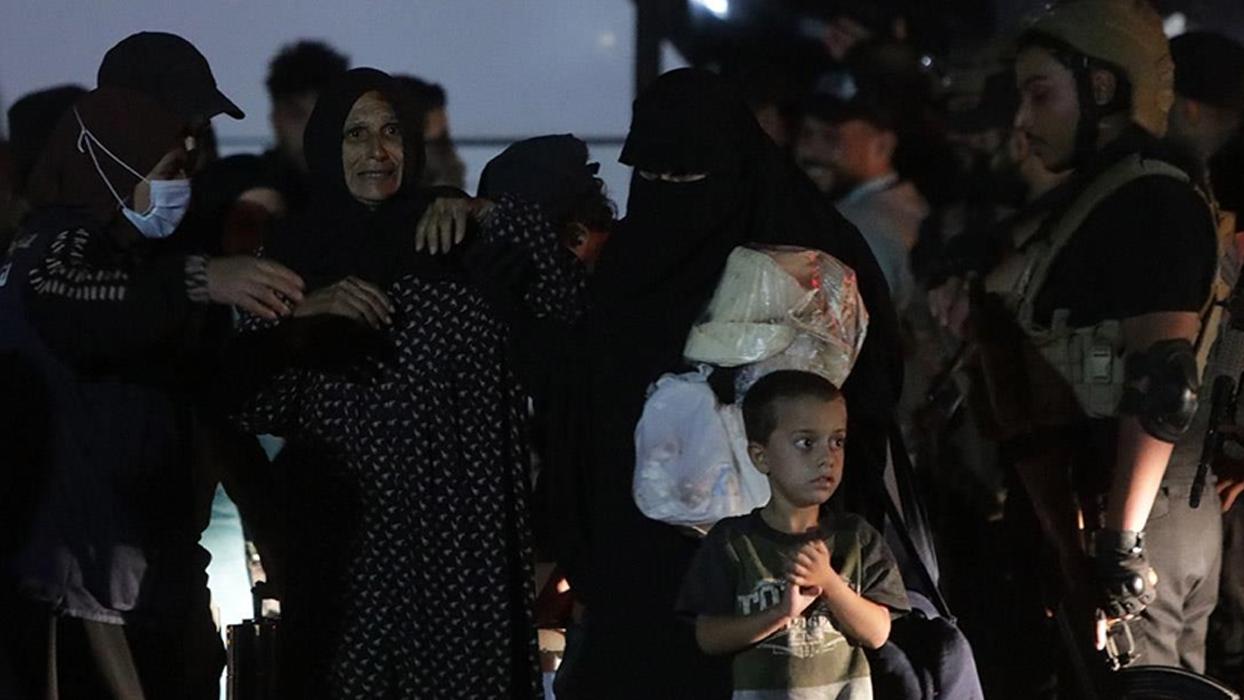Suriye'de PKK/YPG işgalindeki Hol Kampı'ndan ilk Suriyeli aileler çıkmaya başladı