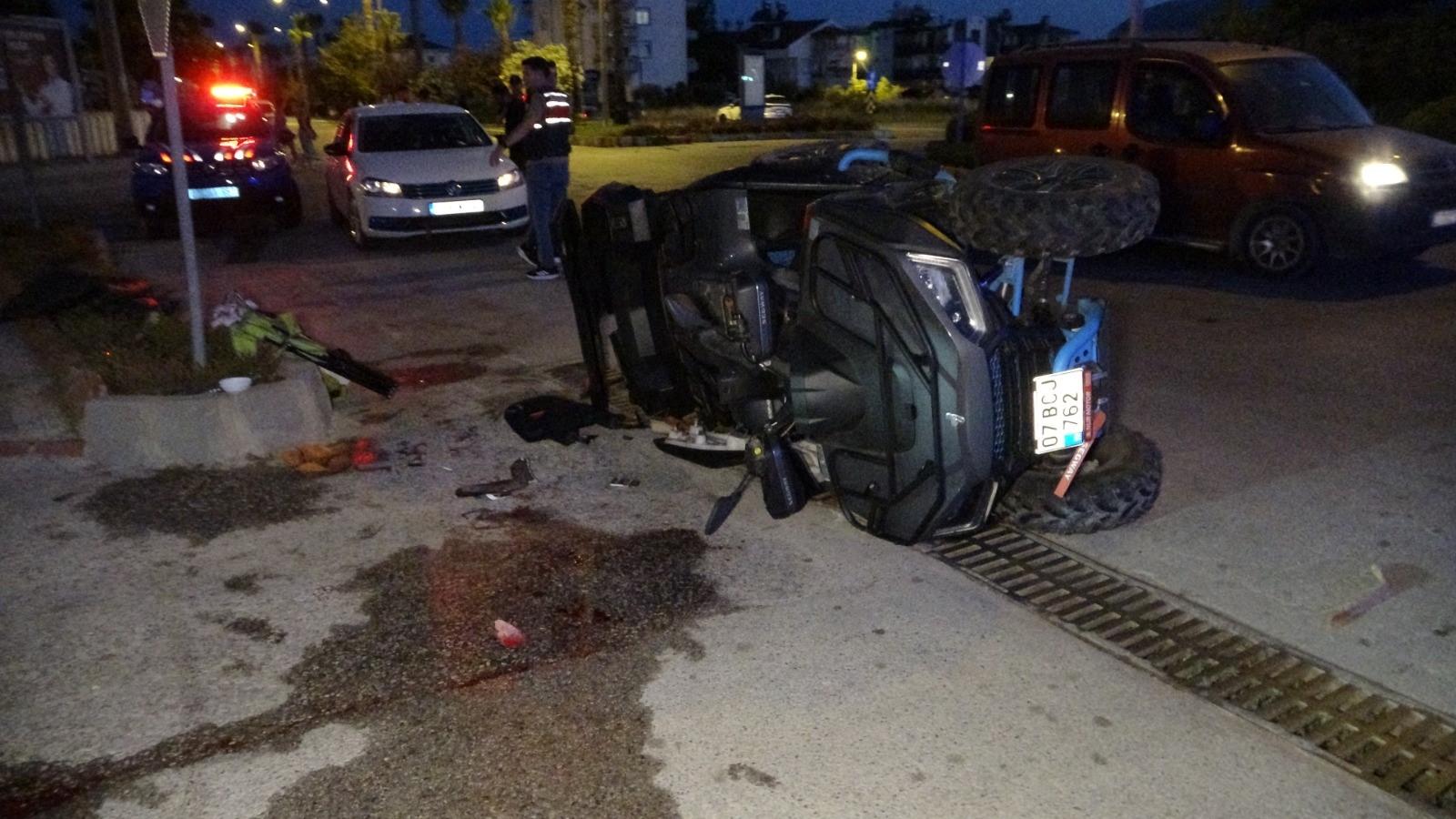 Antalya'da ATV takla attı: 1'i ağır 2 yaralı