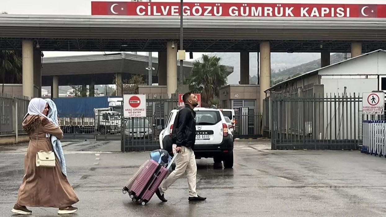 Bölgedeki gerilim ulaşımı etkiledi! Suriye Büyükelçiliği: Çıkışlar kara sınırları üzerinden yapılacak