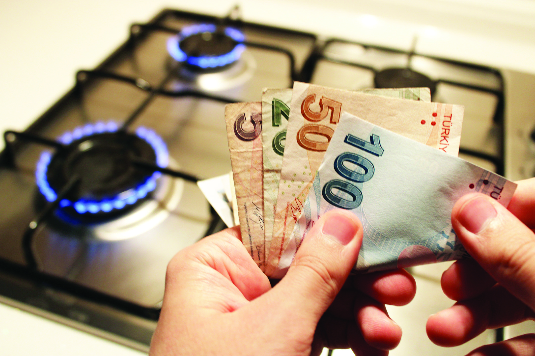 Enerji Bakanı Bayraktar: Doğal gaz fiyatlarındaki artış vatandaşa yansıtılmayacak