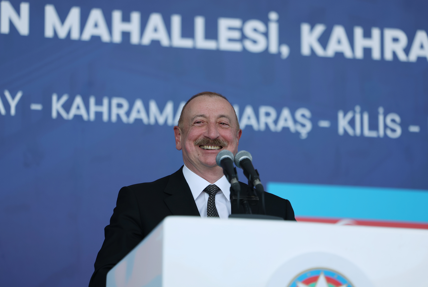 Azerbaycan Cumhurbaşkanı Aliyev: Türkiye'nin afet konut projeleri güçlü devletin tezahürüdür