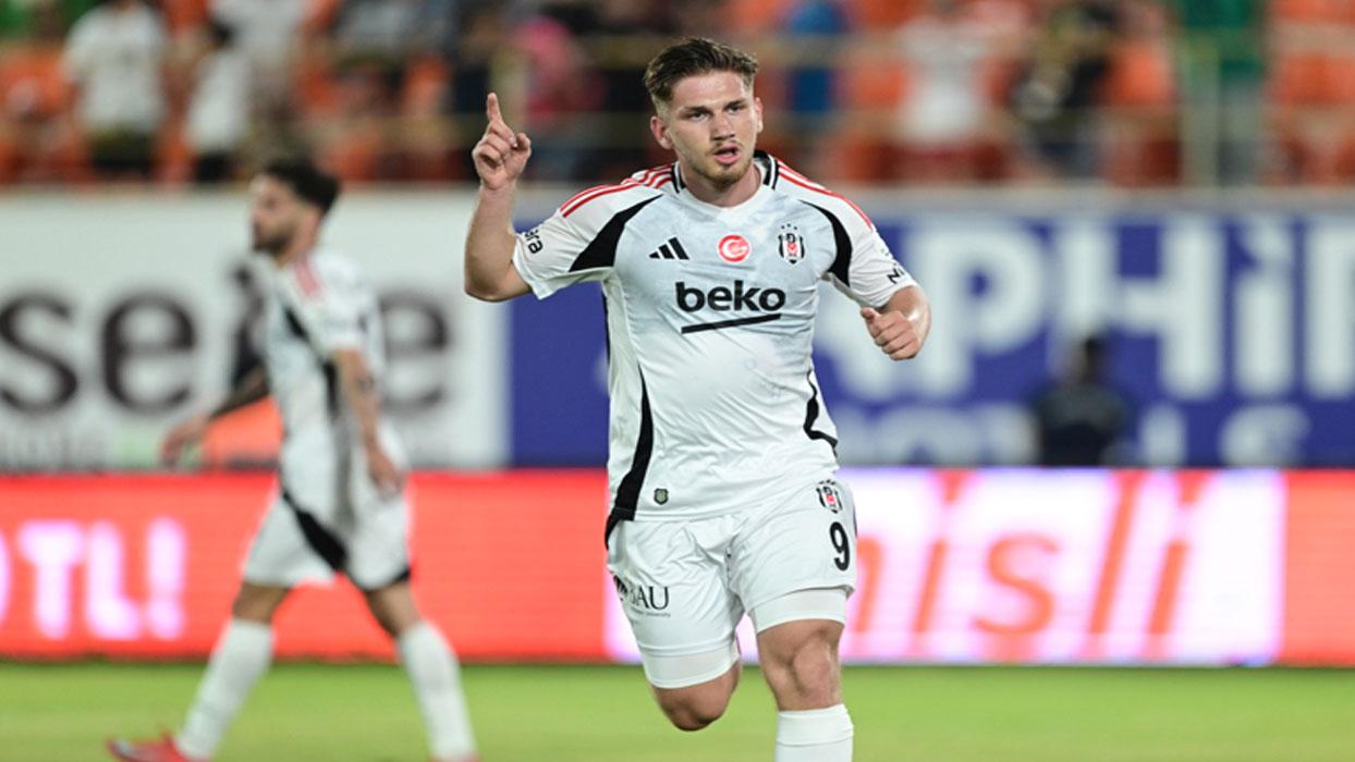 Beşiktaşlı Semih Kılıçsoy'a Leeds United'tan 21 milyon euro teklif