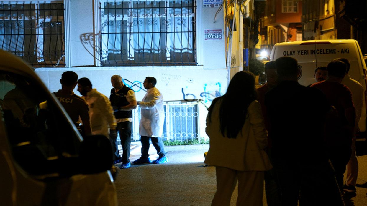 Fatih'te ara sokakta silahlı saldırı: Bir kişi yaşamını yitirdi