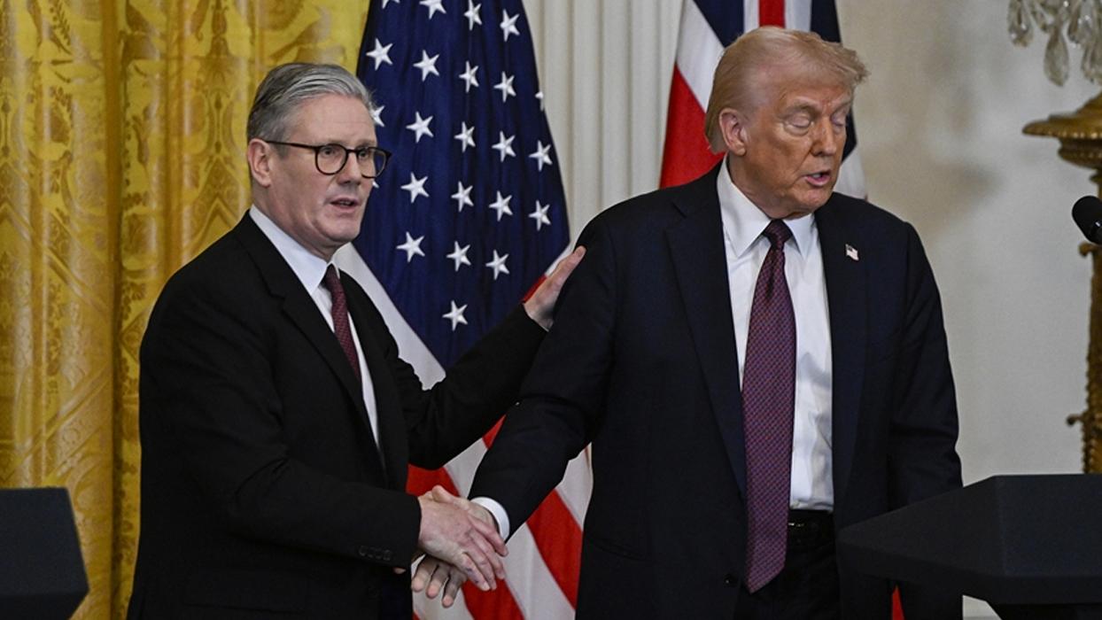 Starmer ve Trump'tan "İran" görüşmesi... Küresel güvenlik için bir risk açıklaması