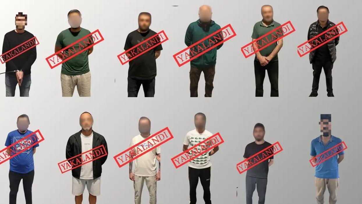 Kırmızı bültenle aranan 12suçlu Türkiye'ye getirildi