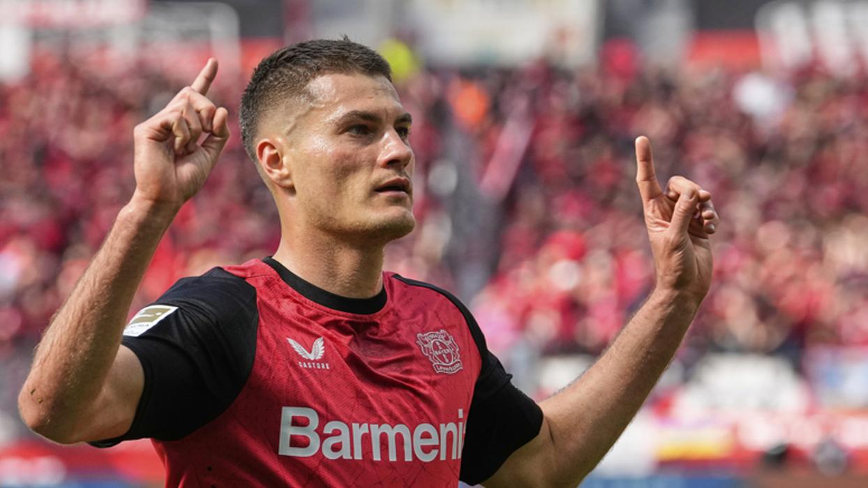 Beşiktaş, forvet transferi için Schick ve Abraham'ı radarında tutuyor