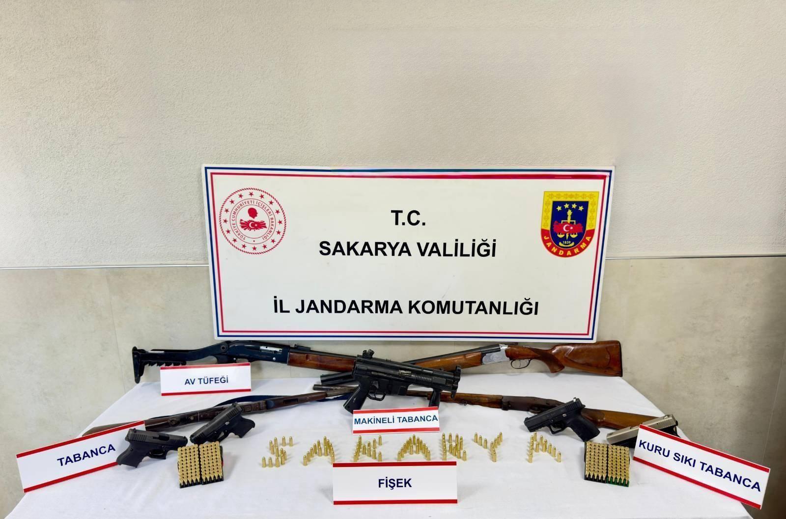 Sapanca'da cephanelik gibi ev: Jandarmadan silah kaçakçılarına darbe