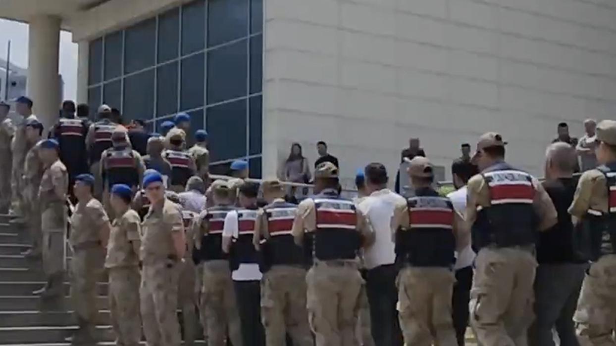 Dolandırıcı organize suç örgütlerine yönelik operasyonlarda 230 şüpheli yakalandı