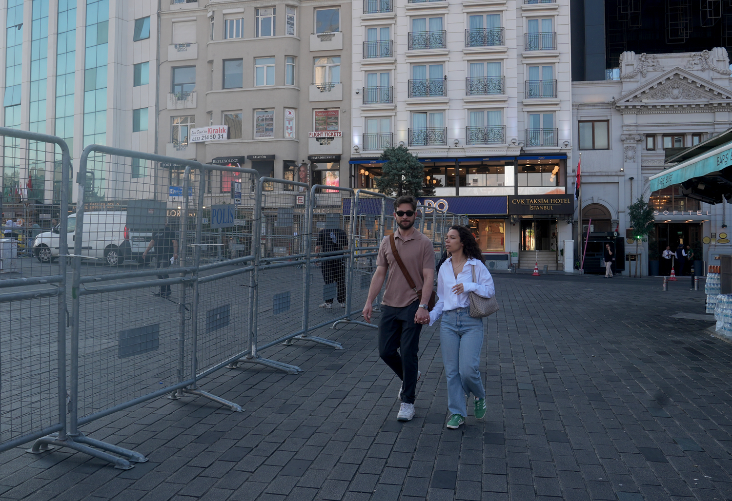 Beyoğlu Kaymakamlığı'ndan toplu etkinlik yasağı