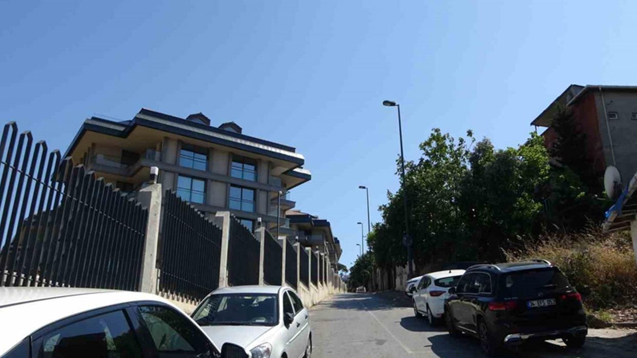 Üsküdar'da Burhaniye Mahallesi sakinleri çöp ve moloz sorununa çözüm bulunmasını talep ediyor