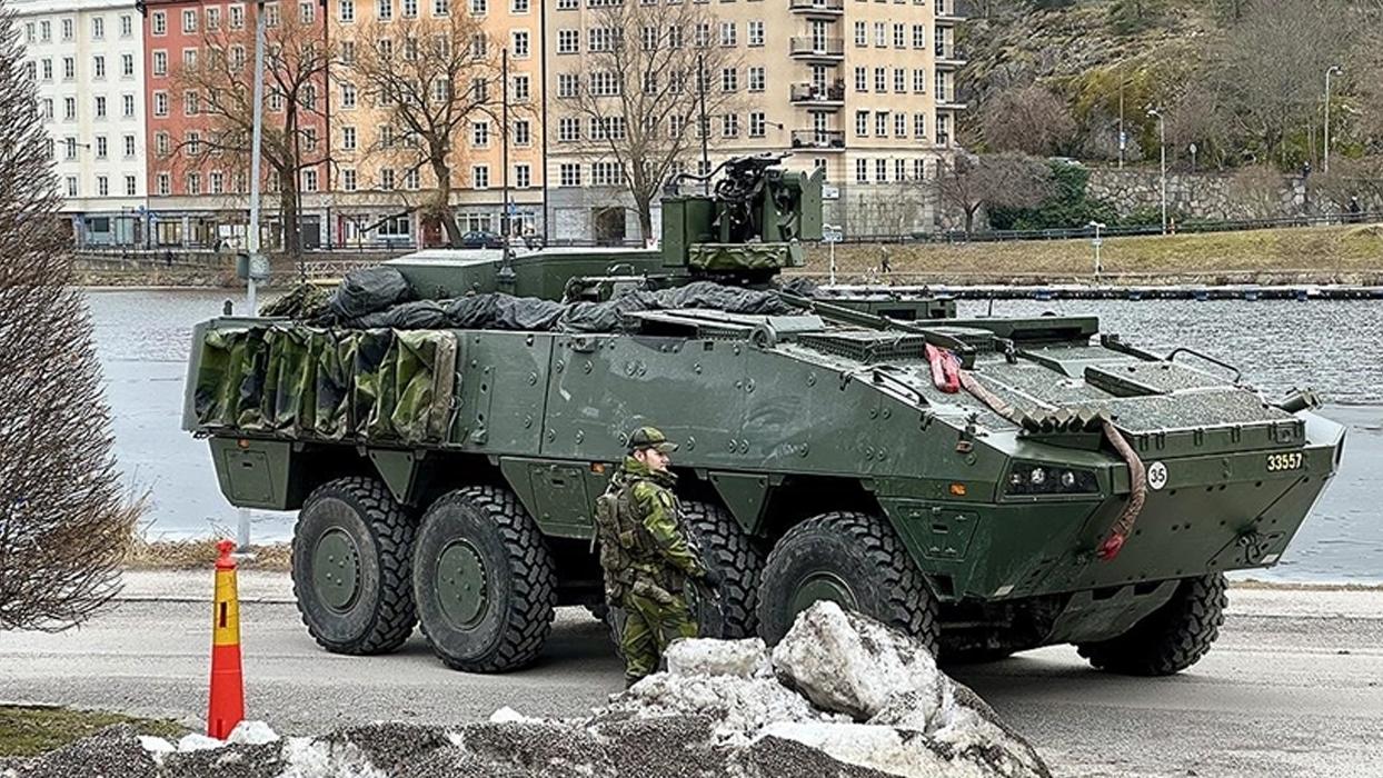 Almanya'nın 1000 adet Leopard 2 tipi ana muharebe tankı alımını değerlendirdiği iddia edildi