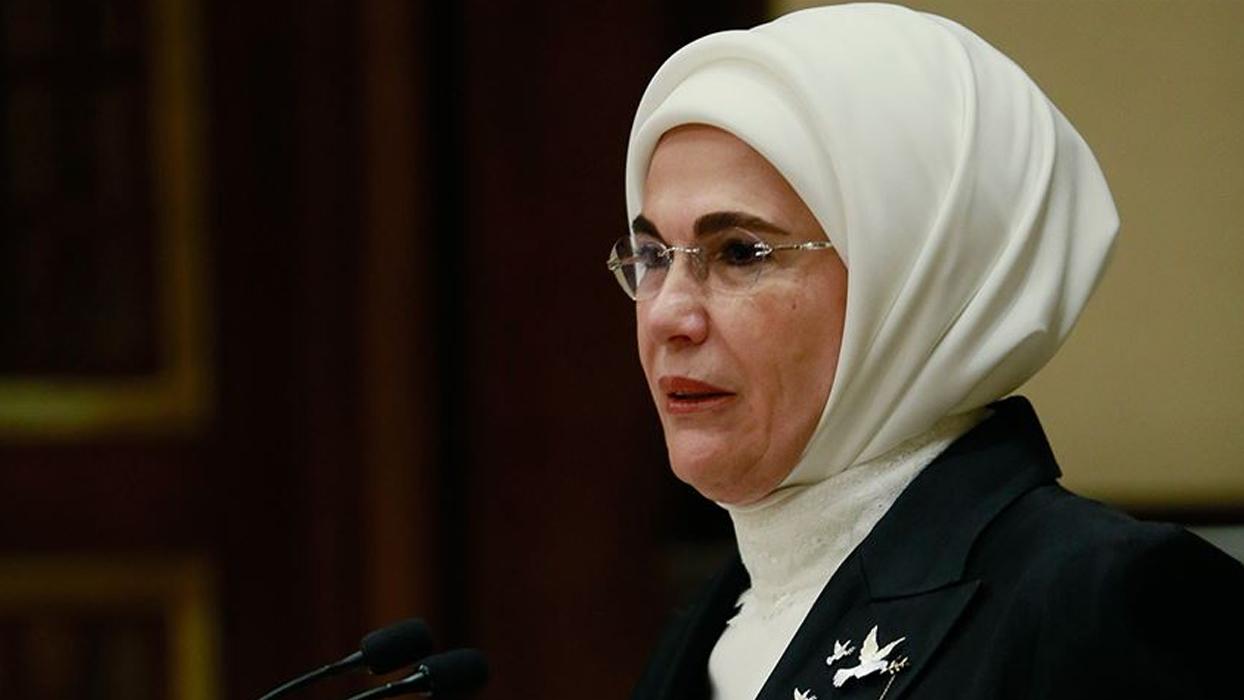 Emine Erdoğan'dan şehit ailelerine başsağlığı mesajı