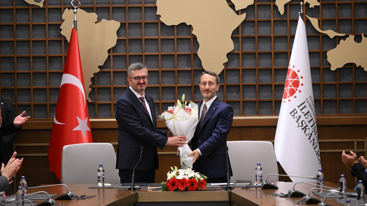 İletişim Başkanlığı'nda tören! Burhanettin Duran görevi Fahrettin Altun'dan devraldı