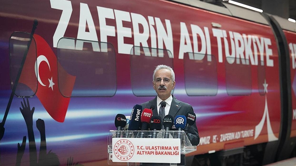 15 Temmuz Demokrasi ve Birlik Treni raylara indi! 90 bin kilometre yol kat edecek, 100 binden fazla yolcuyu taşıyacak
