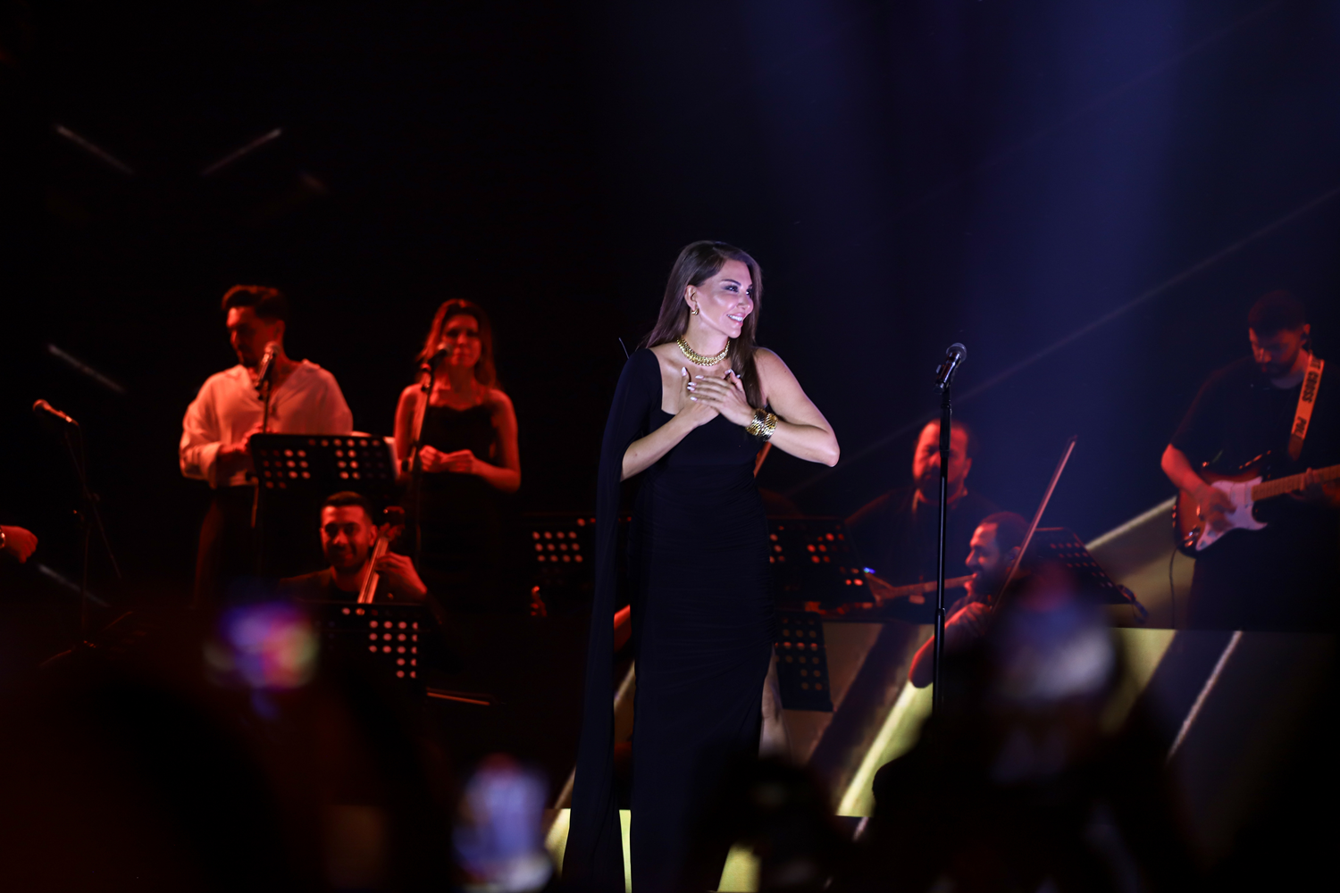 Ebru Yaşar Van Kültür Yolu Festivali'nde konser verdi!