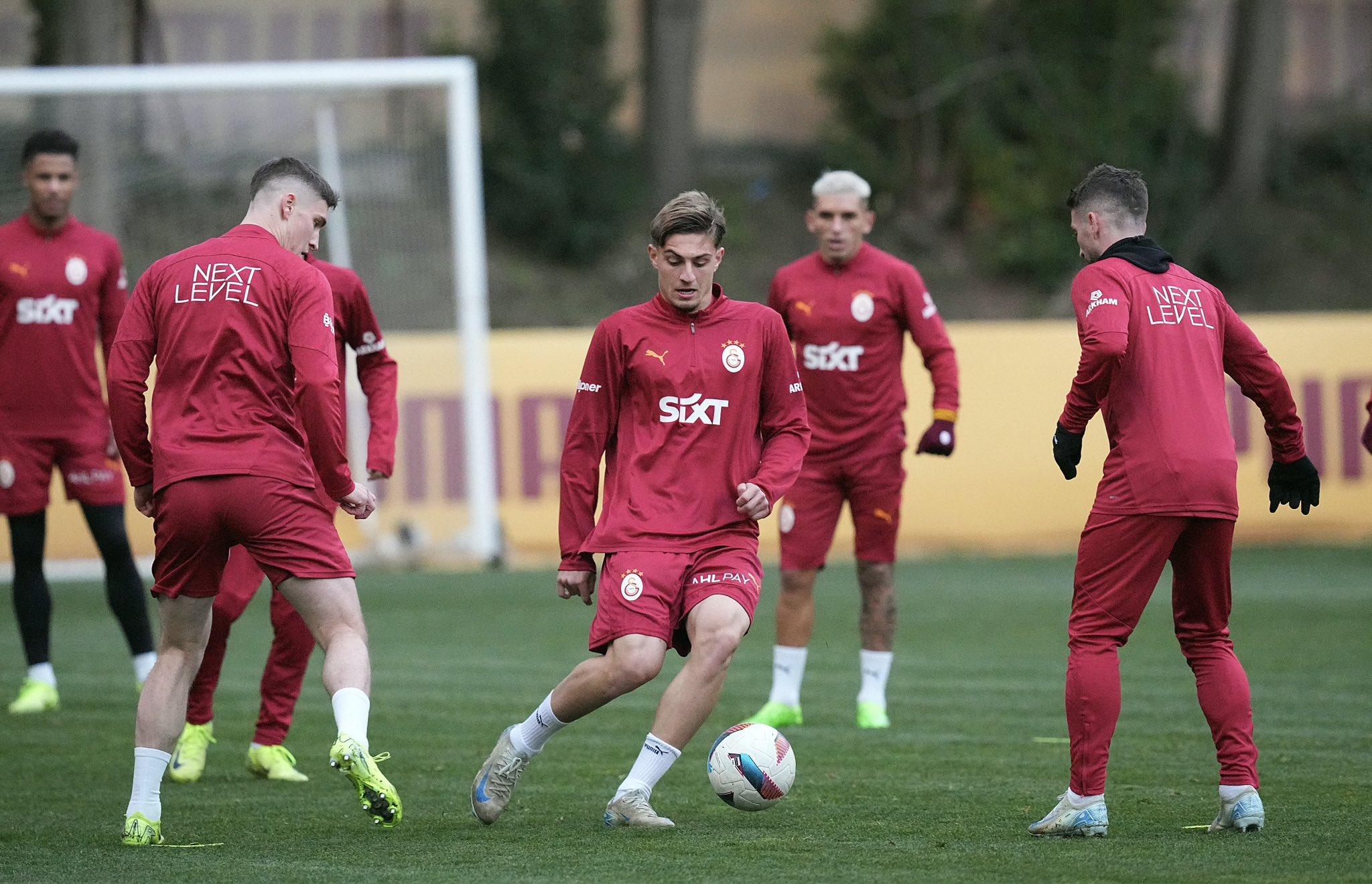 Galatasaray Futbol Takımı, 2025-2026 sezonu için kamp çalışmalarına devam ediyor
