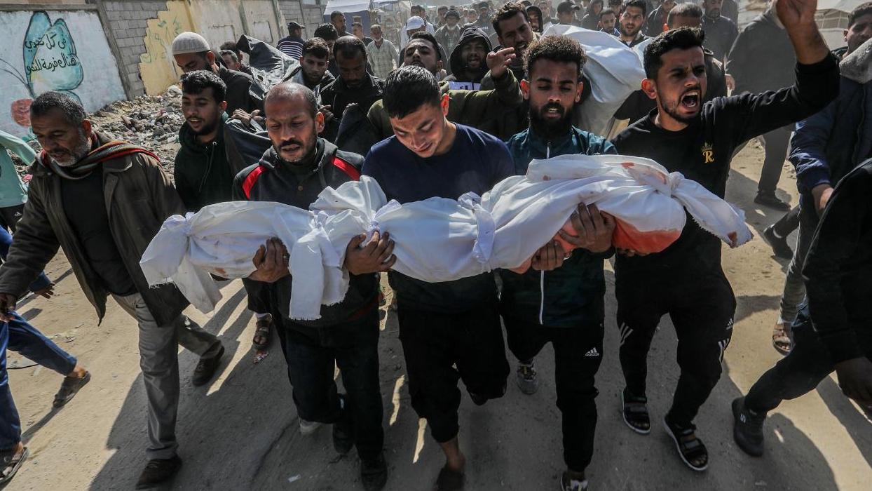 Soykırımcı İsrail, Gazze'ye saldırmaya devam ediyor! Son 24 saatte 94 Filistinli daha şehit oldu