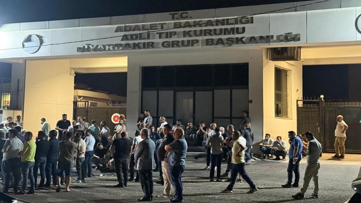Diyarbakır'ın merkez Kayapınar ilçesinde husumetli aileler arasında kavga: 2 ölü