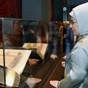 Emine Erdoğan 'Anadolu Selçukluları Sergisi'ni ziyaret etti