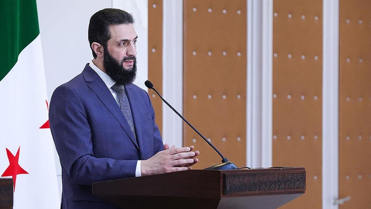 Suriye Cumhurbaşkanı Şara: İsrail savaş uçakları Süveyda kenti çevresini vuruyor