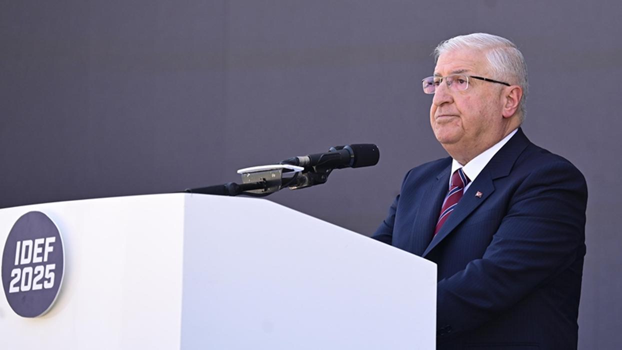 Bakan Güler, IDEF 2025'te konuştu: Savunma sanayimiz şanlı ordumuzun gücüne güç katıyor