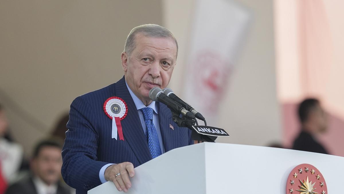 Cumhurbaşkanı Erdoğan: Rüşvetin peşine düşen savcıları hedef alıyorlar