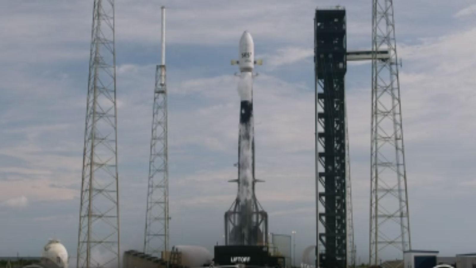 SpaceX, O3b mPOWER 9 ve 10 uydularını yörüngeye gönderdi