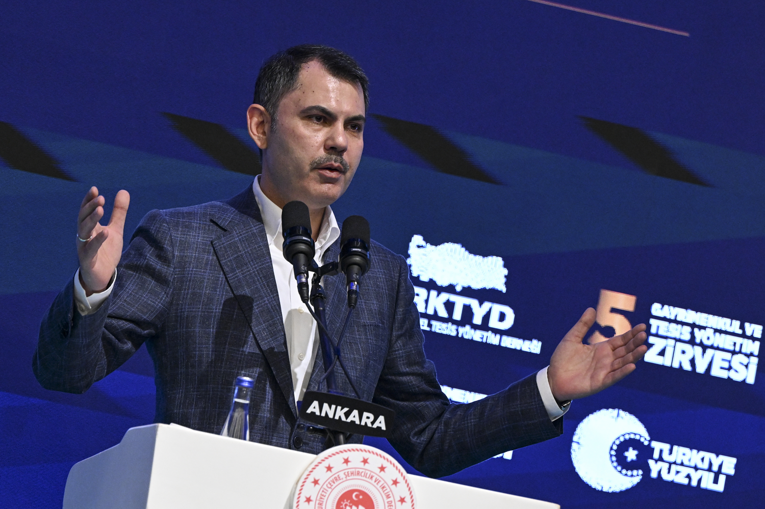 Bakan Kurum: Evlerin aidatları düşürülsün, vatandaşın sırtındaki yük azalsın!