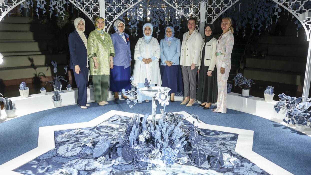 Emine Erdoğan "Bahçedeki Sırlar" sergisinin açılışını gerçekleştirdi