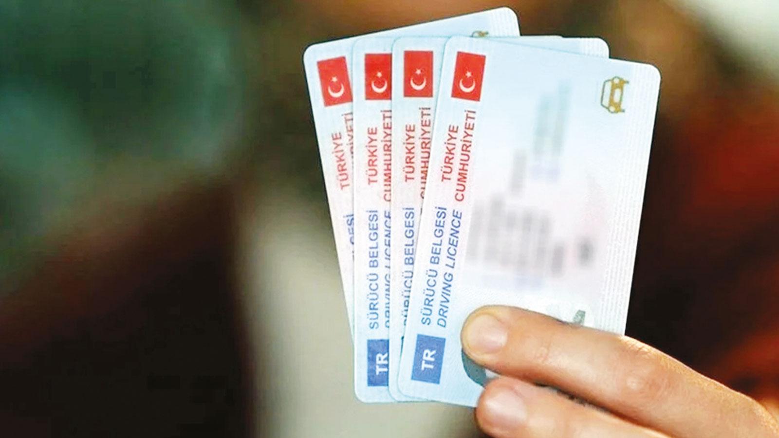 Ehliyet bugün 15 cumaya 7438 lira... 2 milyon kişi yenilemedi