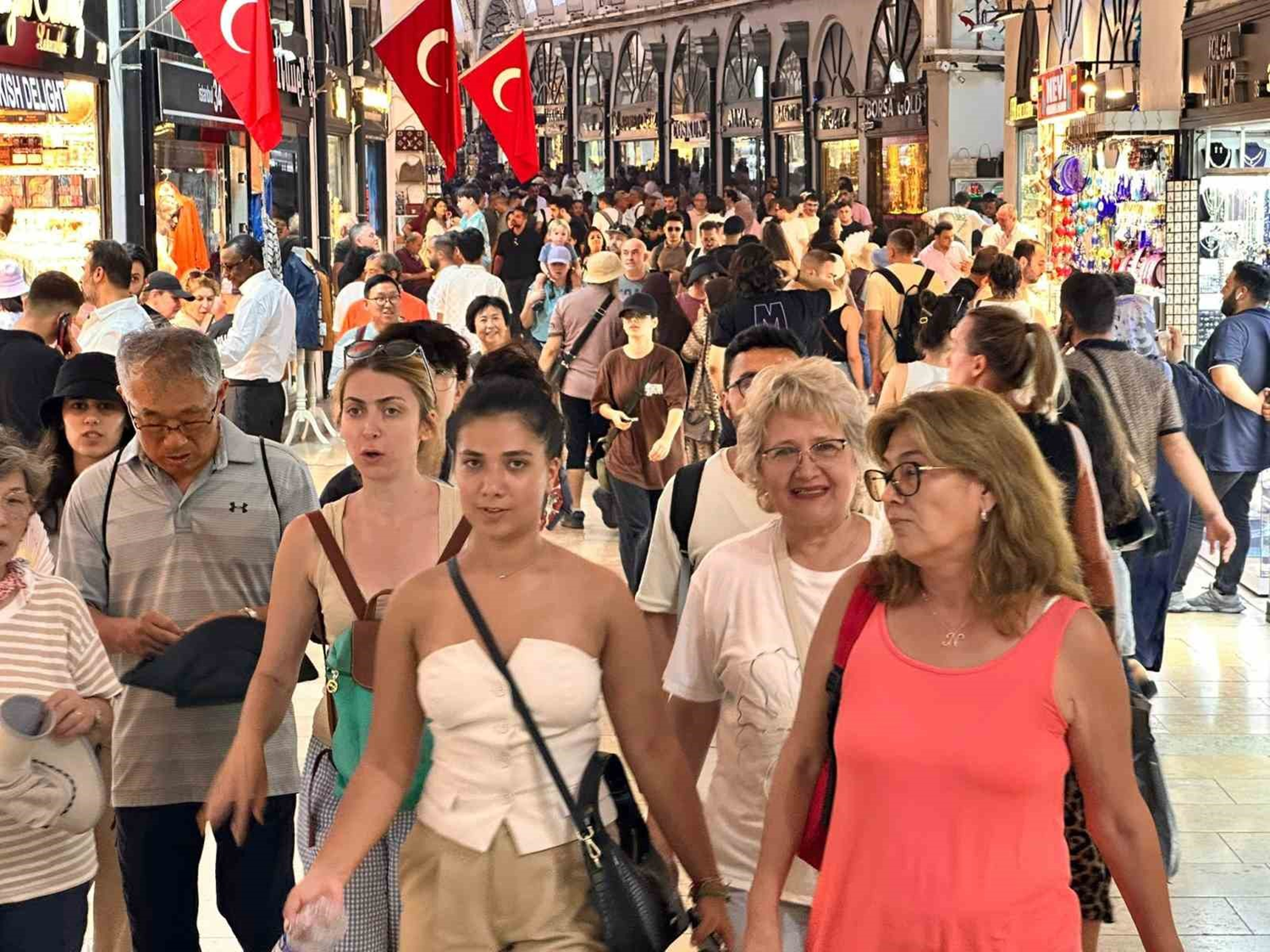 İlk 6 ayda Kapalıçarşı 5 milyon turisti ağırladı