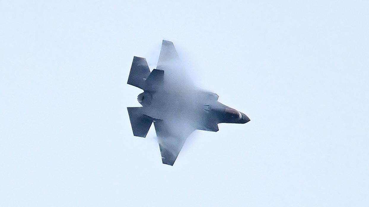 ABD'de donanmaya ait F-35 savaş uçağı düştü