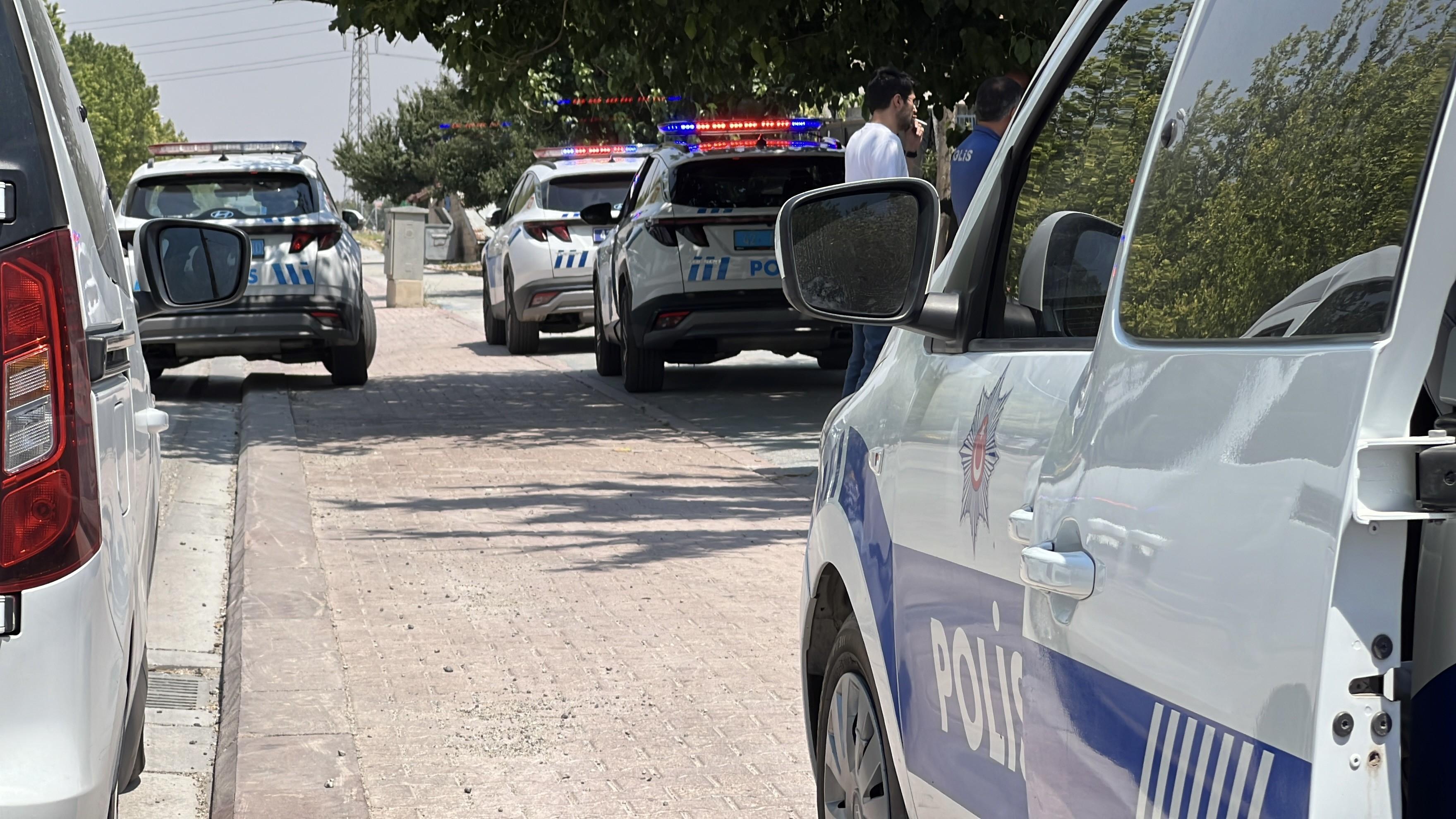 Boşanma aşamasındaki eşi ve kayınbiraderini bıçakla yaraladı