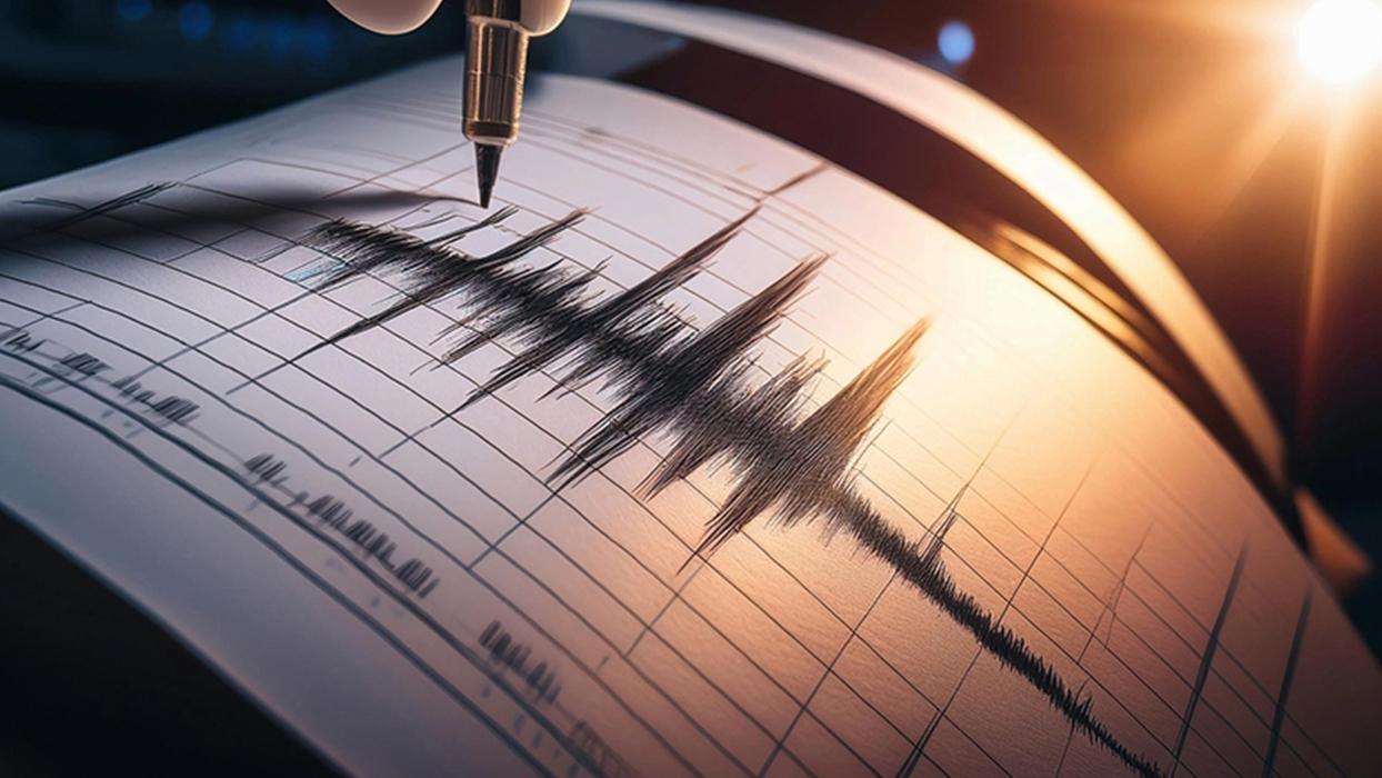 İstanbul'da 3,5 büyüklüğünde deprem! Uzmanı, 24 TV'ye değerlendirdi
