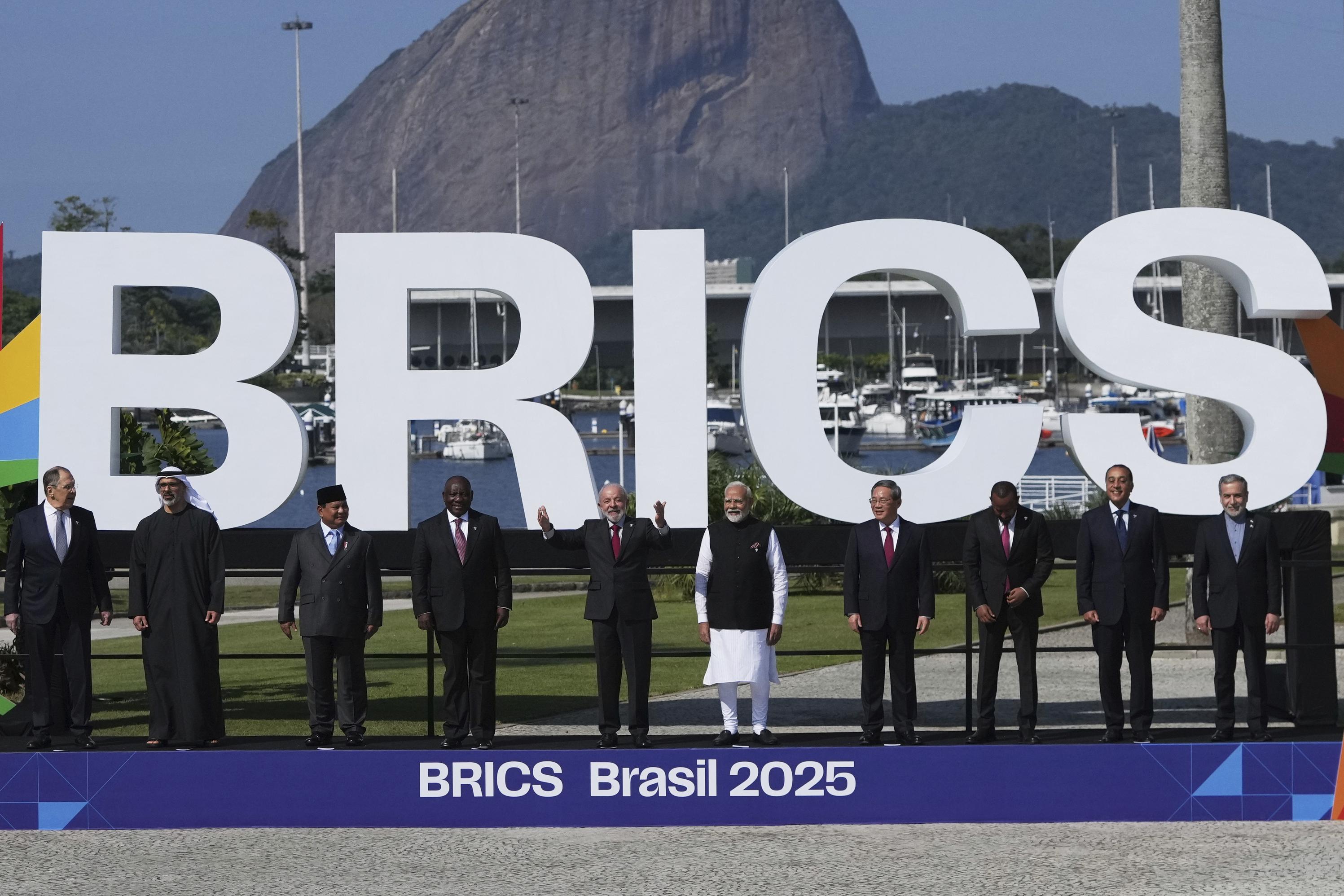 Rusya'dan ABD'ye BRICS mesajı: Başka ülkelere karşı değil