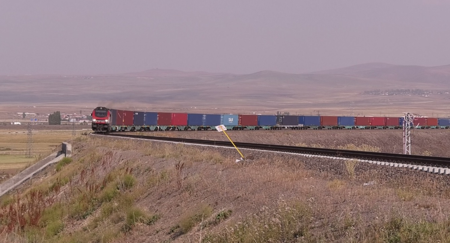 Bakü-Tiflis-Kars Demiryolu hattında 250 bin ton yük taşındı