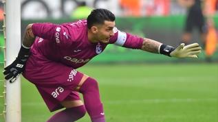 Uğurcan Çakırın Fransa tatili transfer dedikodularını alevlendirdi