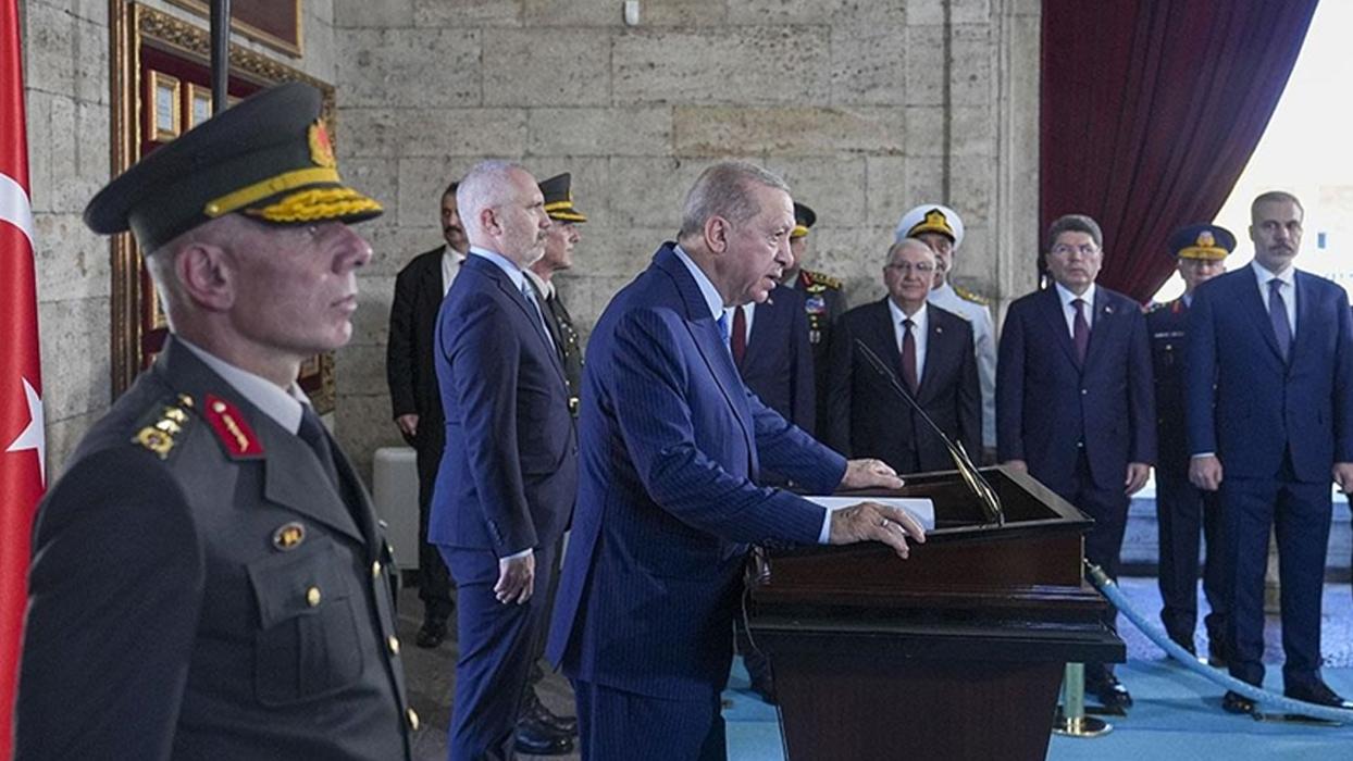 Cumhurbaşkanı Erdoğan: Milletimizin istikbalini güvenceye alacak tarihi adımlar atıyoruz