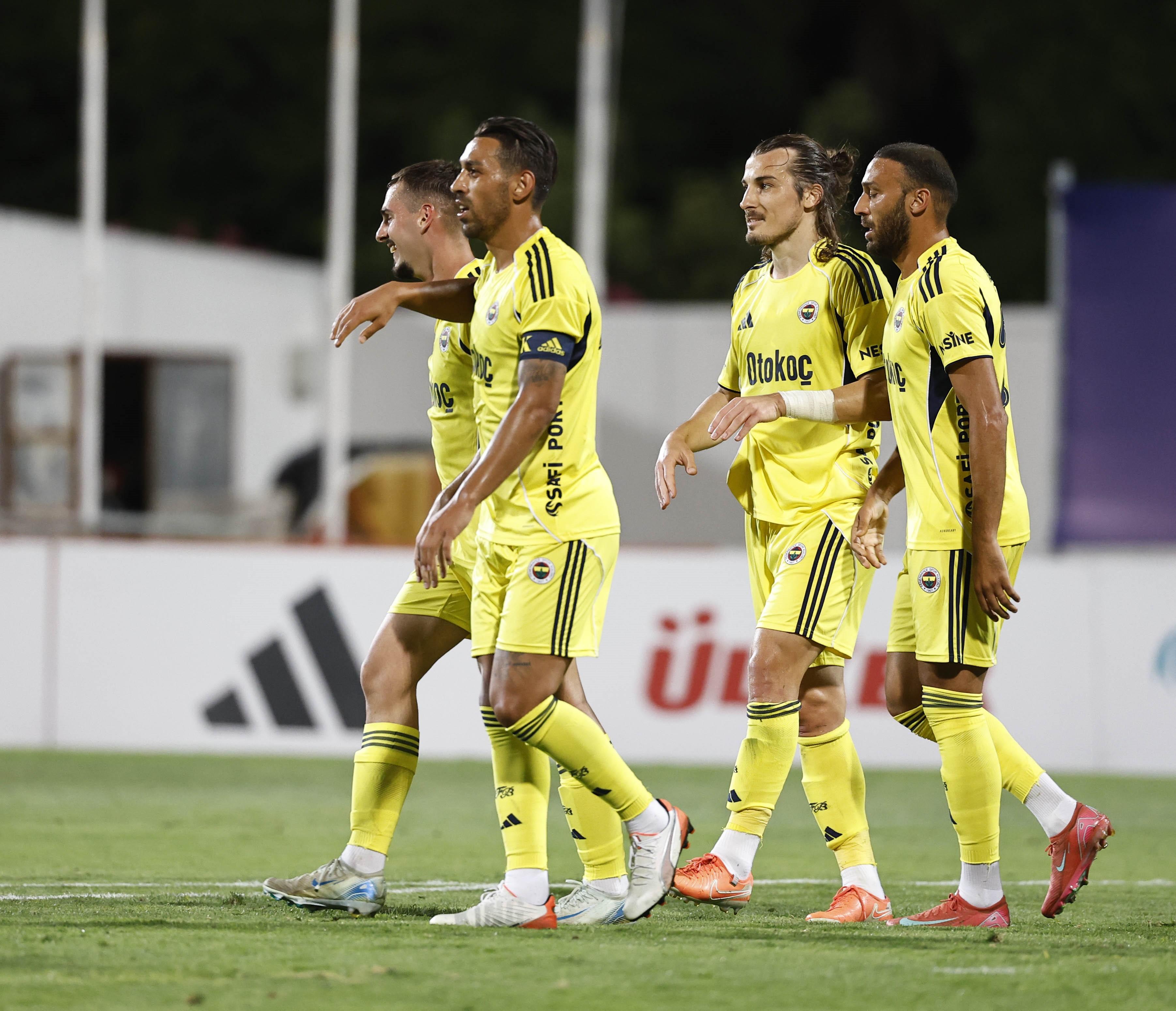 Fenerbahçe, UEFA Şampiyonlar Ligi'nde Feyenoord'a karşı 287. kez sahaya çıkıyor!