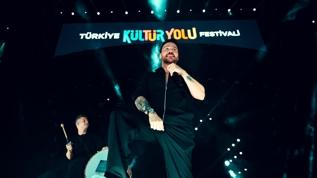 Sinan Akçıl Nevşehir Kültür Yolu Festivali'nde sahneye çıktı
