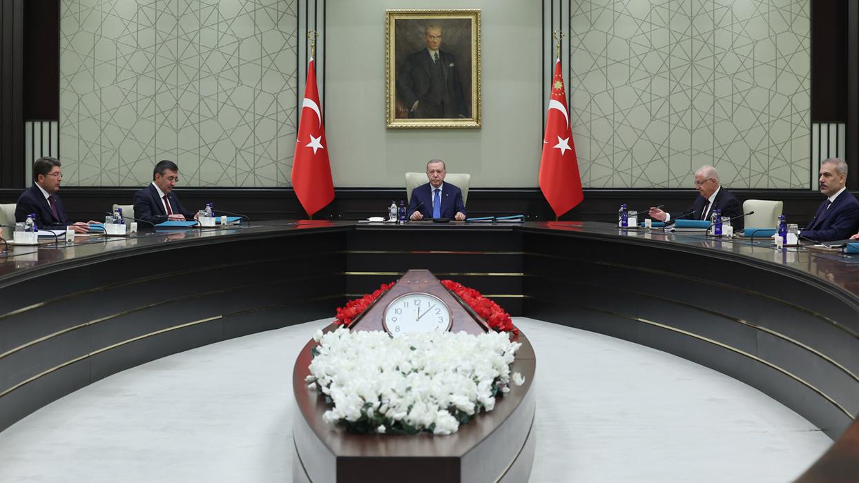 Cumhurbaşkanı Erdoğan başkanlığındaki YAŞ toplantısı sona erdi