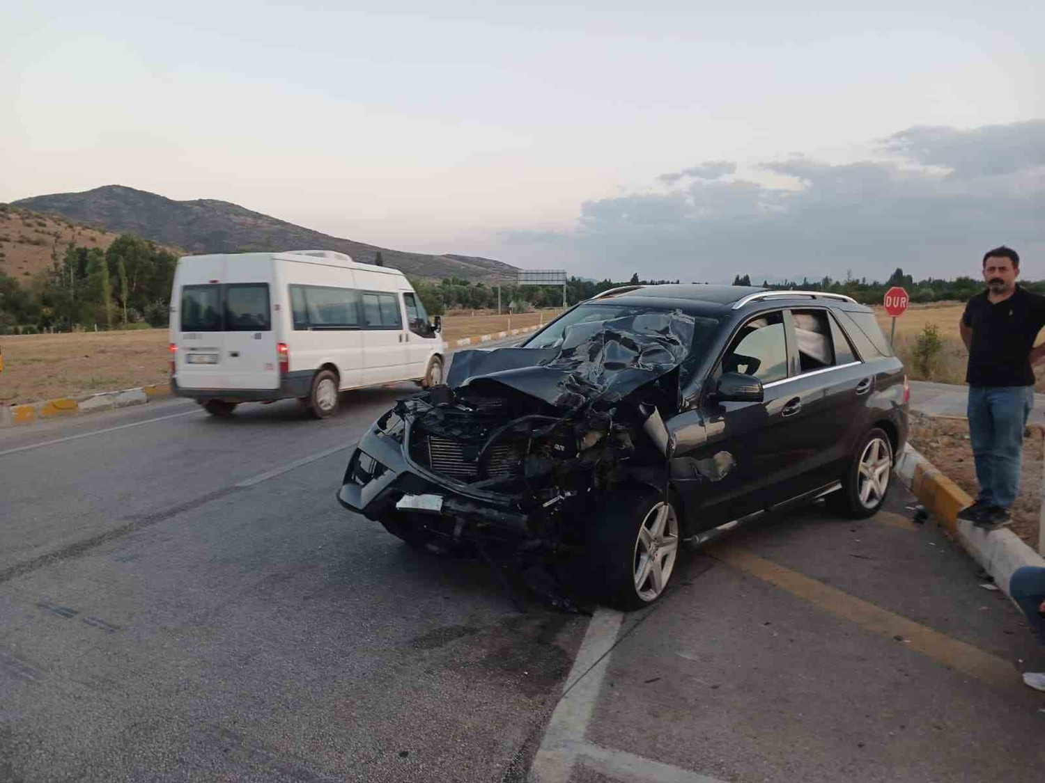 Konya'nın Beyşehir ilçesinde 3 ayrı trafik kazasında 6 kişi yaralandı