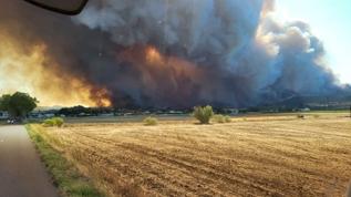 Fransa'nın güneyindeki Aude vilayetinde çıkan yangın henüz kontrol altına alınamadı