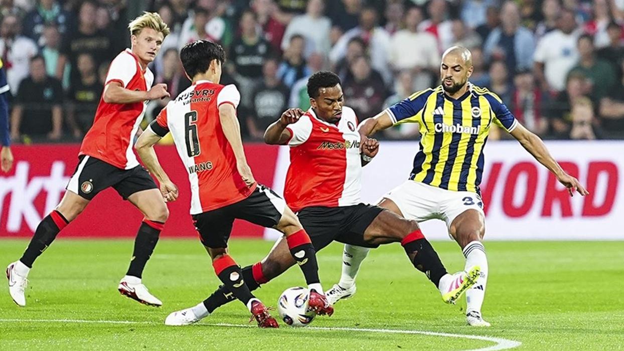 UEFA Şampiyonlar Ligi... Feyenoord'a deplasmanda 2-1 kaybeden Fenerbahçe turu İstanbul'a bıraktı