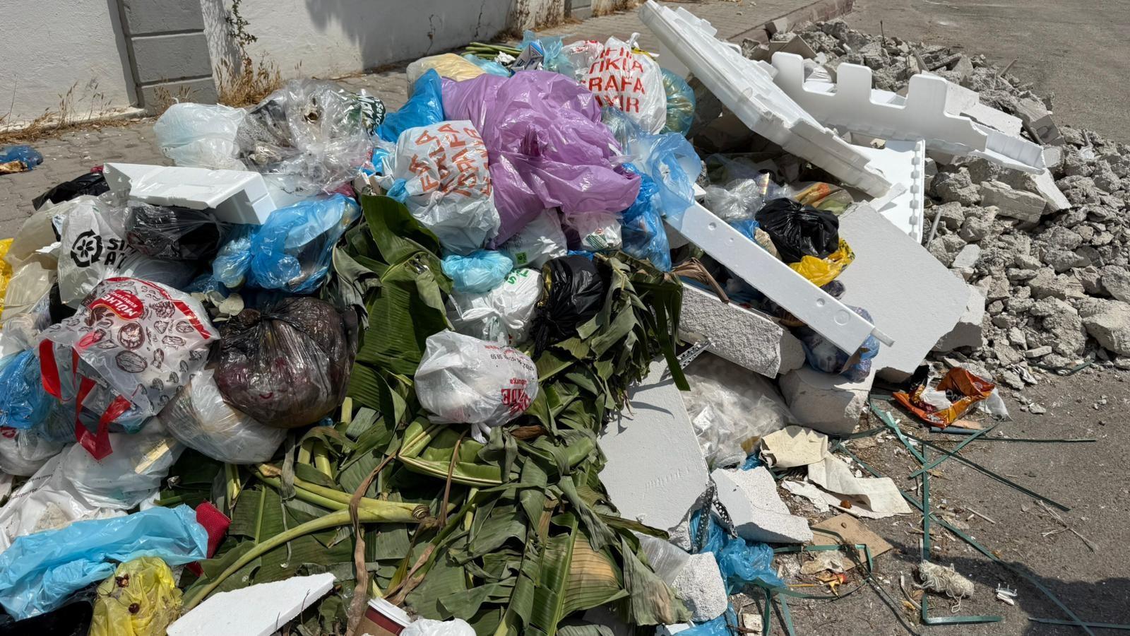 Adana Seyhan'da çöp ve moloz Sorunu vatandaşları isyan ettirdi!